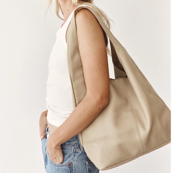 Vestersi Scarlett Beige Leather Hobo Tote - Picture 2 of 4